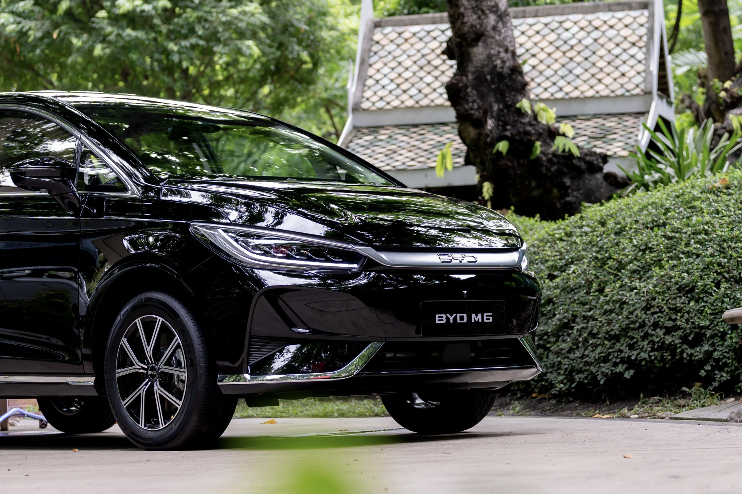 เรเว่ กรุ๊ป เคาะราคาขาย BYD M6 ต่ำกว่าล้าน ส่งมอบลูกค้าได้ทันที