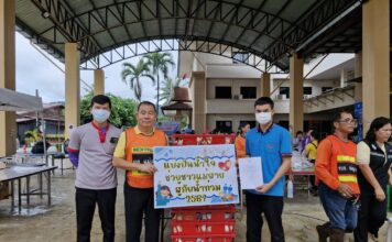 “ขนมปังฟาร์มเฮ้าส์” มอบขนมปังบรรเทาทุกข์ผู้ประสบภัยน้ำท่วมเชียงราย