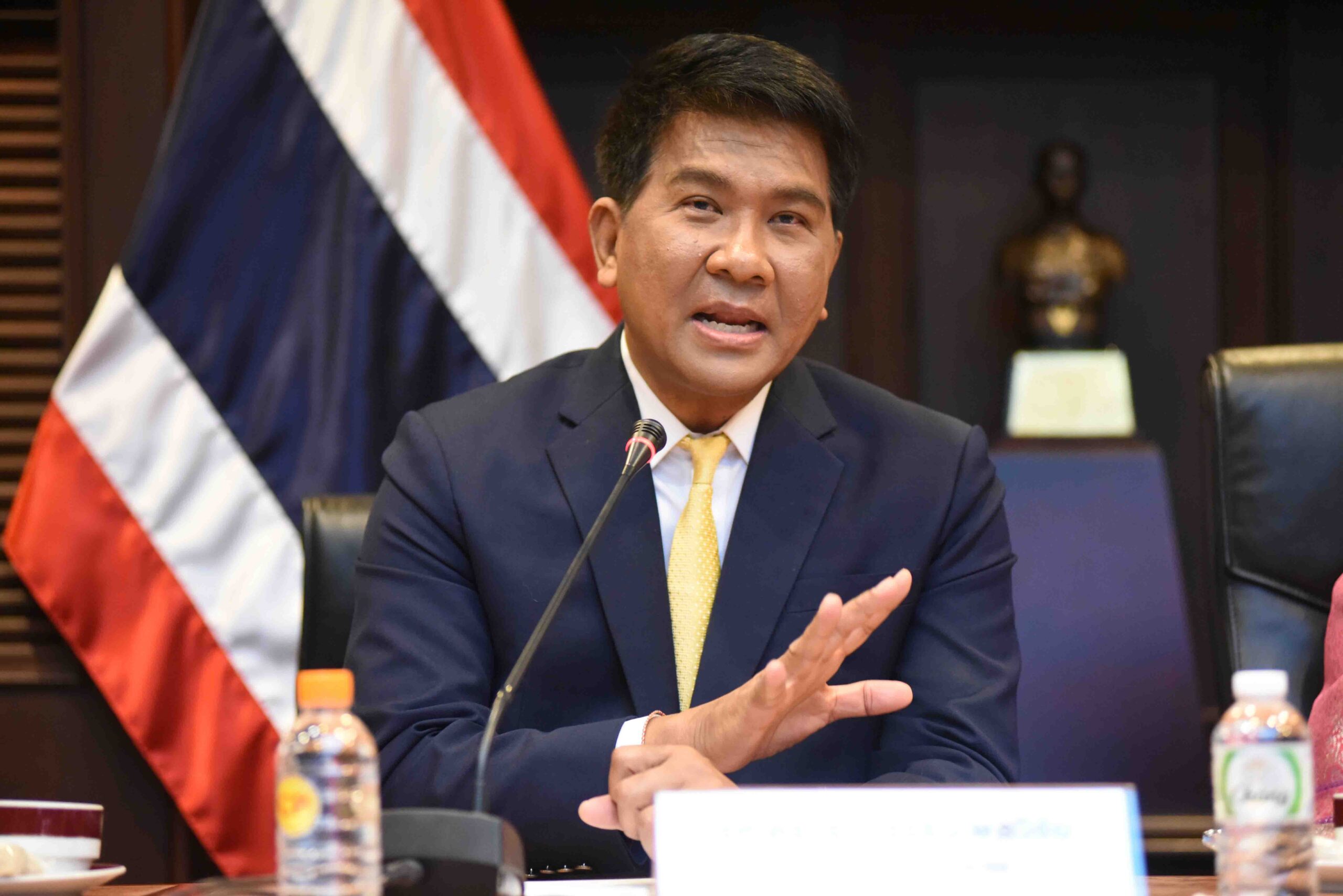 ธนวรรธน์ พลวิชัย