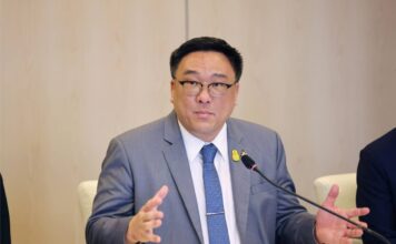นายจุลพันธ์ อมรวิวัฒน์ รัฐมนตรีช่วยว่าการกระทรวงการคลัง