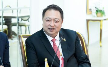 สุชาติ ชมกลิ่น