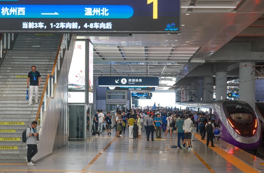 สถิติใหม่! รถไฟจีนส่งผู้โดยสารช่วง ม.ค.-ส.ค. ทะลุเกือบ 3,000 ล้านคน