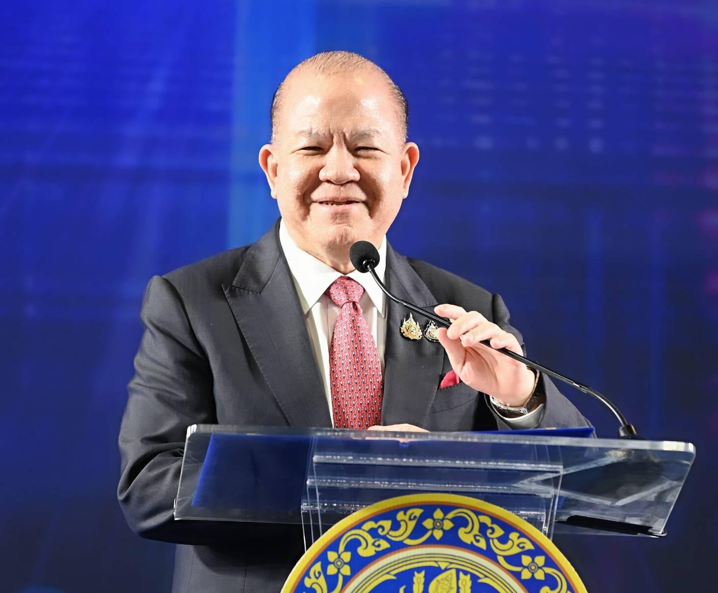 พิชัย นริพทะพันธุ์