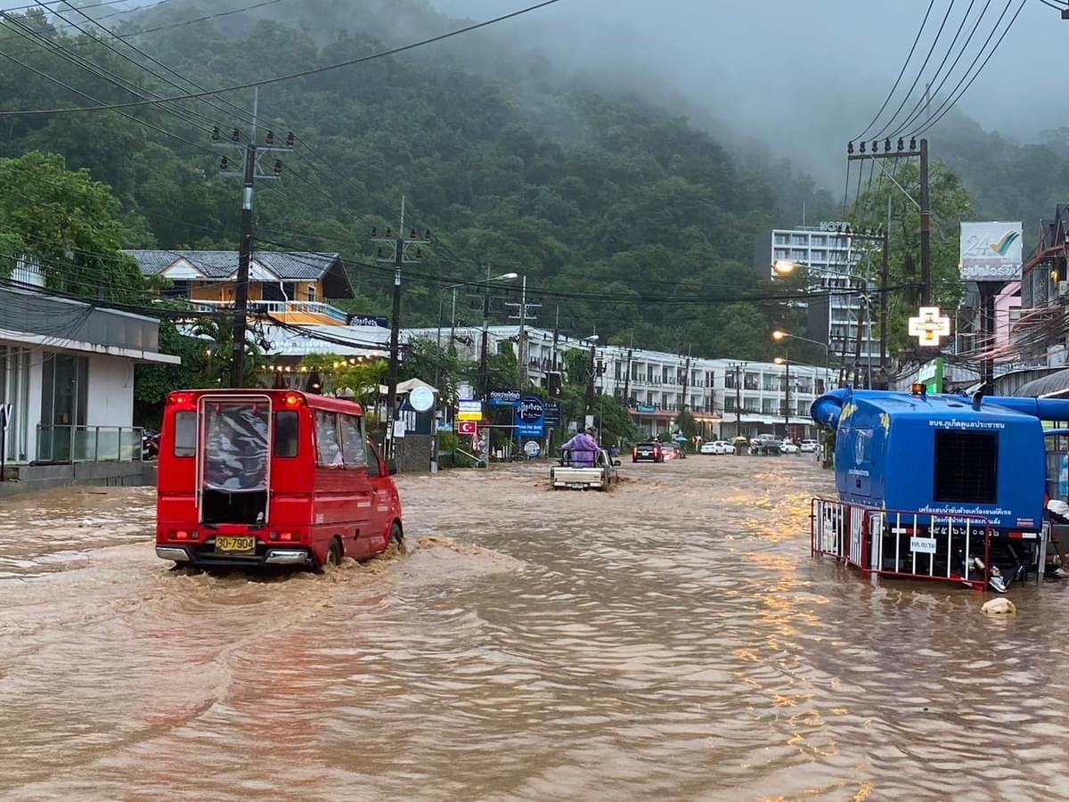 ภูเก็ต ฝนตกเช้าถึงเย็น หวั่นน้ำป่าไหลหลาก-ดินโคลนถล่ม อพยพคนออกจากพื้นที่เสี่ยงภัย