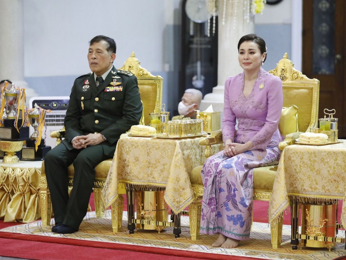 ในหลวง พระราชินี พระราชทานรางวัลการทดสอบการอัญเชิญพระมหาคัมภีร์อัลกุรอาน