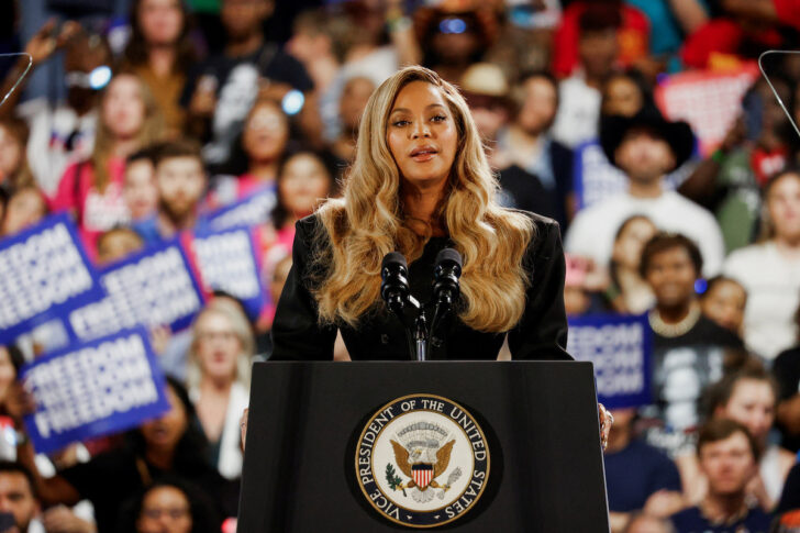 Beyonce-Harris บียอนเซ่ ขึ้นเวทีหาเสียงให้ คามาลา แฮร์ริส ที่เมืองฮิวสตัน รัฐเทกซัส