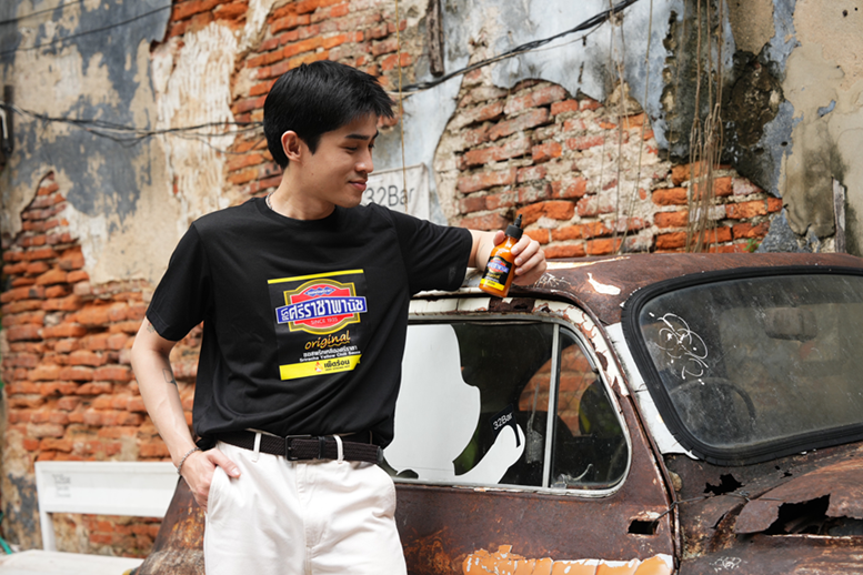 ซอสพริกศรีราชาพานิช คอลแลปส์ GQ