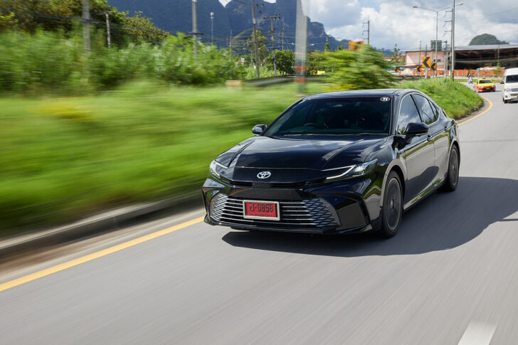 Toyota CAMRY