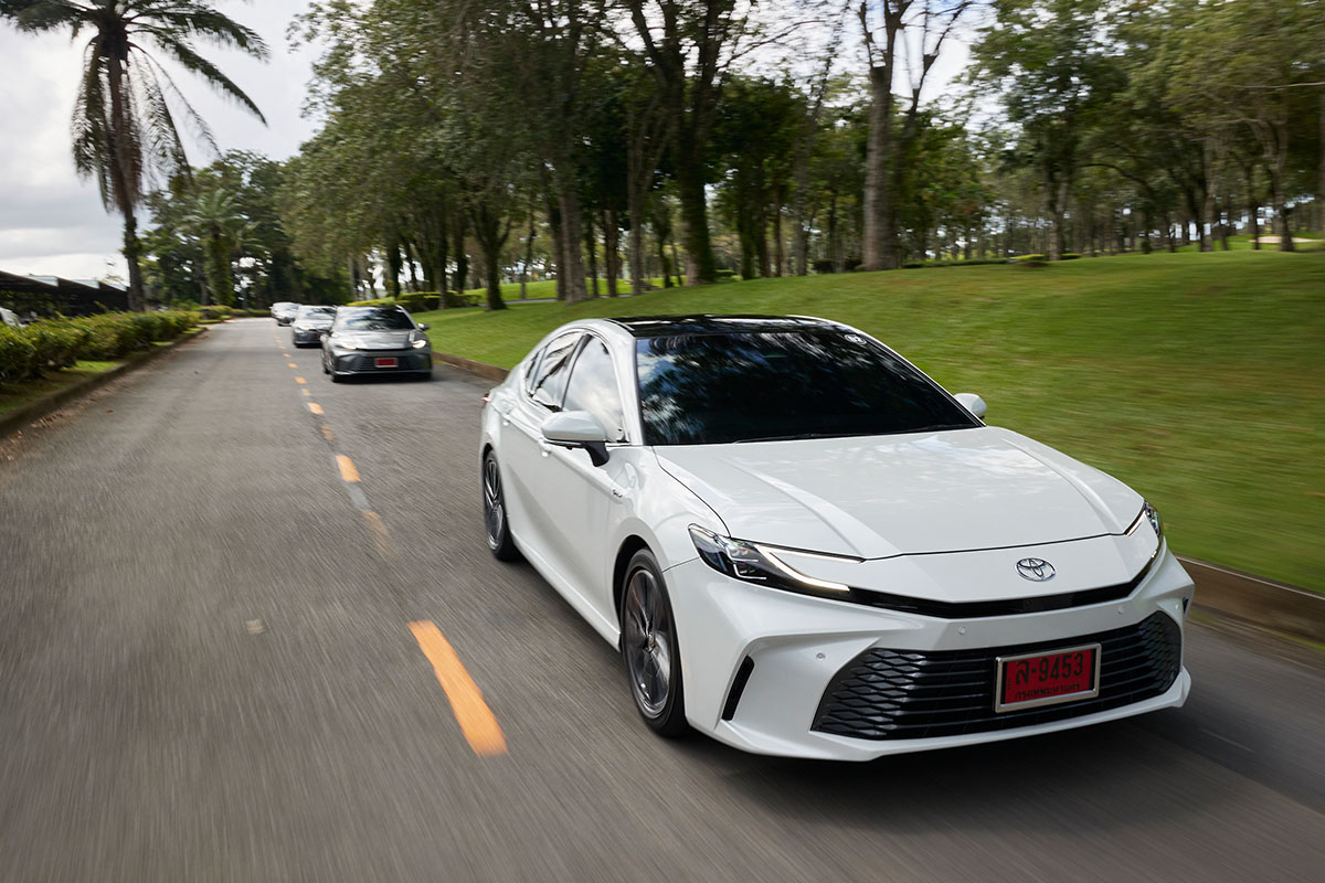 Toyota CAMRY