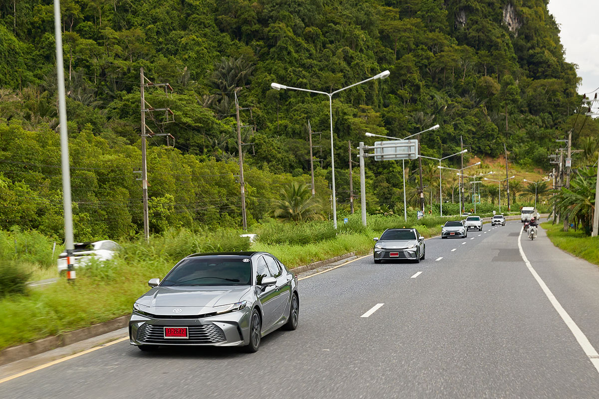 Toyota CAMRY