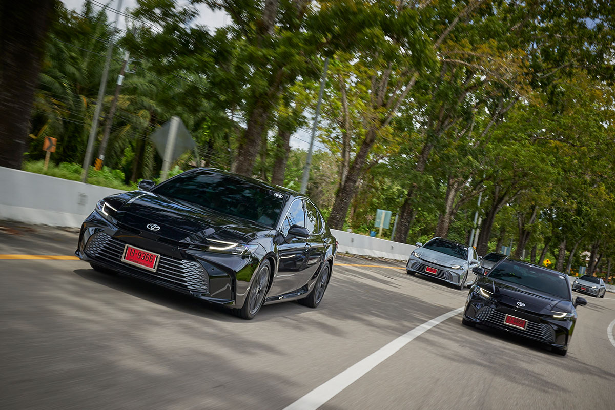 Toyota CAMRY