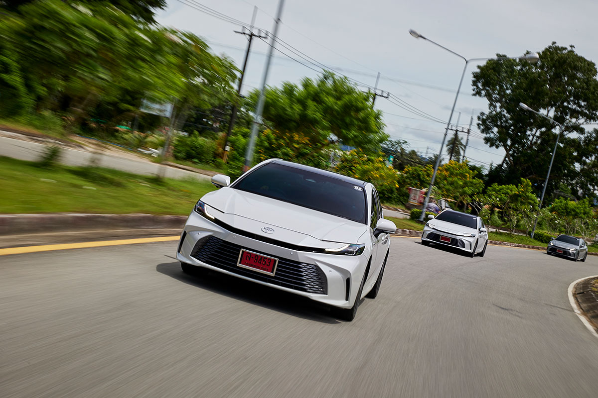 Toyota CAMRY
