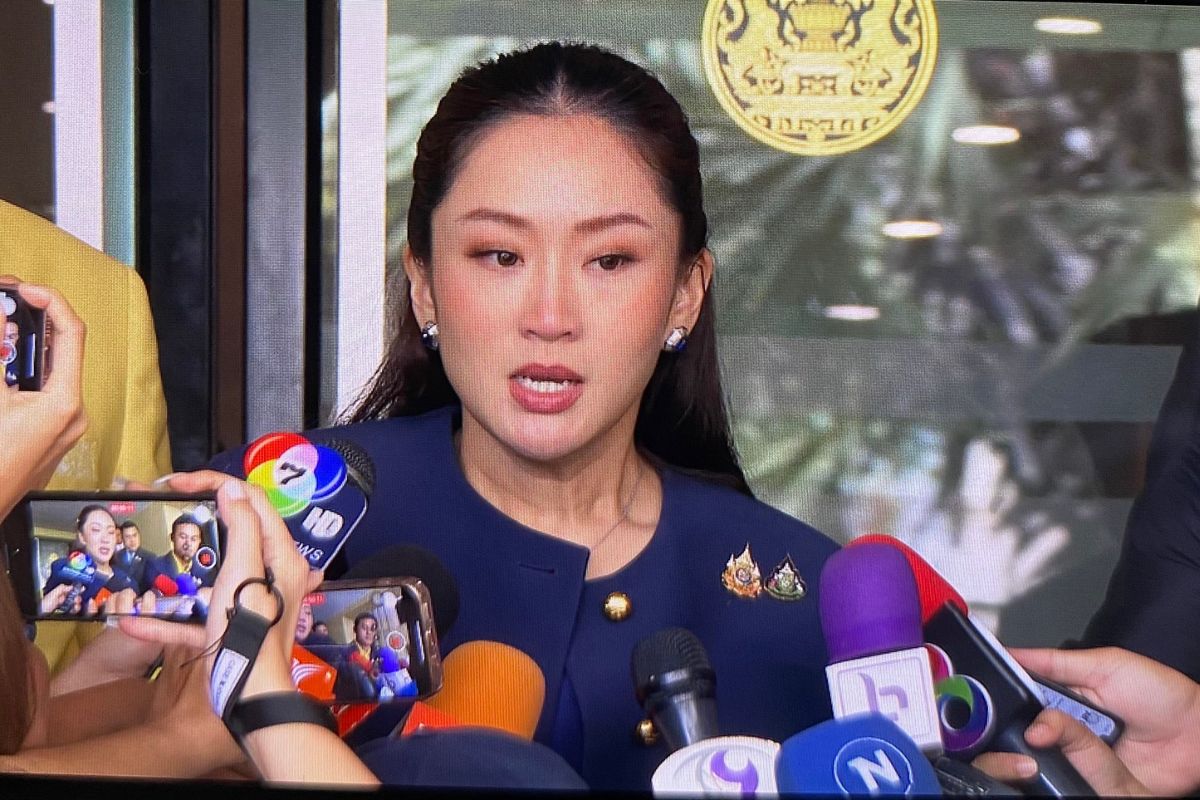นายกฯ ร้องไห้ หลังเหตุรถบัสนักเรียนไฟไหม้ สั่งการ “อนุทิน-สุริยะ” ลงพื้นที่ด่วน