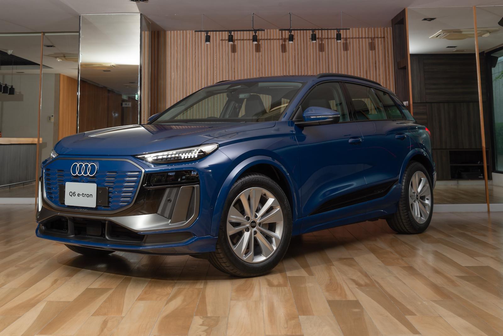 อาวดี้ นำเข้า Q6 e-tron Performance เสริมทัพ EV ราคา 4.699 ล้านบาท