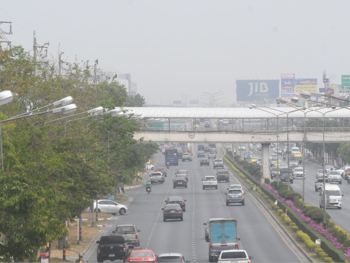 เช็กด่วน ! GISTDA รายงาน PM 2.5 เช้านี้ กทม.เกินค่ามาตรฐานทุกเขต