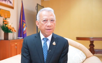 พิพัฒน์ รัชกิจประการ