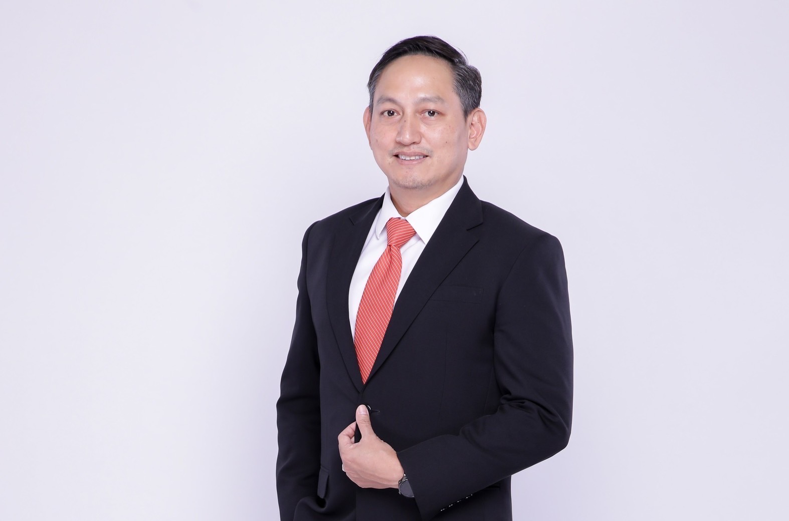 วีรพัฒน์ เกียรติเฟื่องฟู