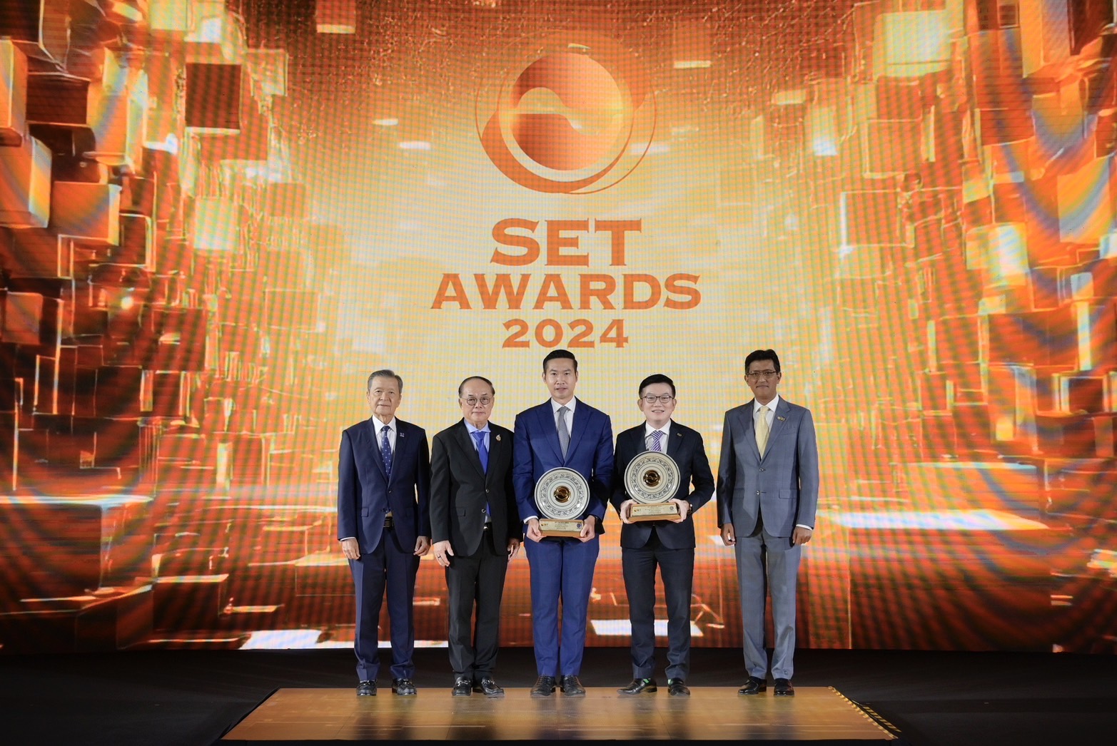ผู้บริหาร TISCO – BBIK คว้ารางวัล Best CEO ใน SET Awards 2024