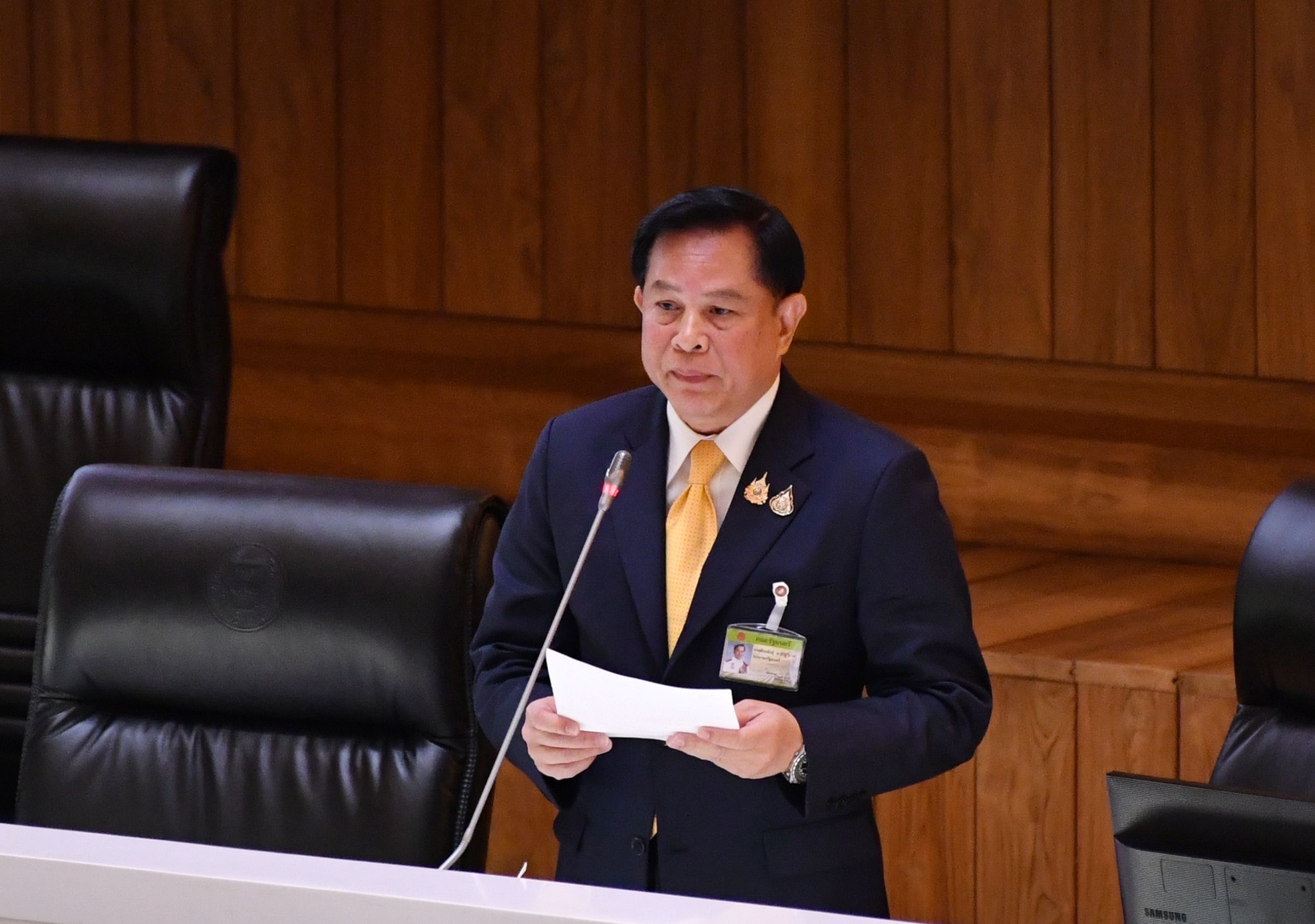 ‘พีระพันธุ์’ ลั่นประมูลไฟฟ้าหมุนเวียน ไม่ล็อกสเป็ก ไร้นายทุนเบื้องหลัง
