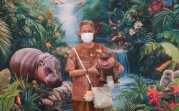กรมสมเด็จพระเทพฯ ทอดพระเนตรงาน SX2024 ฉายพระฉายาลักษณ์กับ ‘หมูเด้ง’