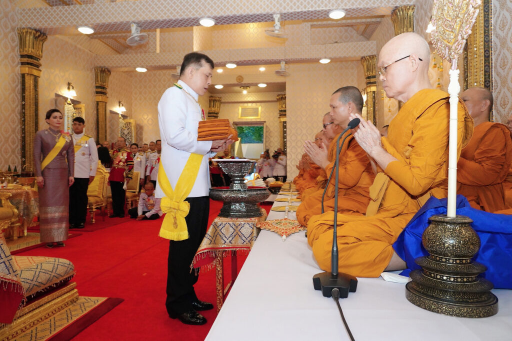 ในหลวง-พระราชินี