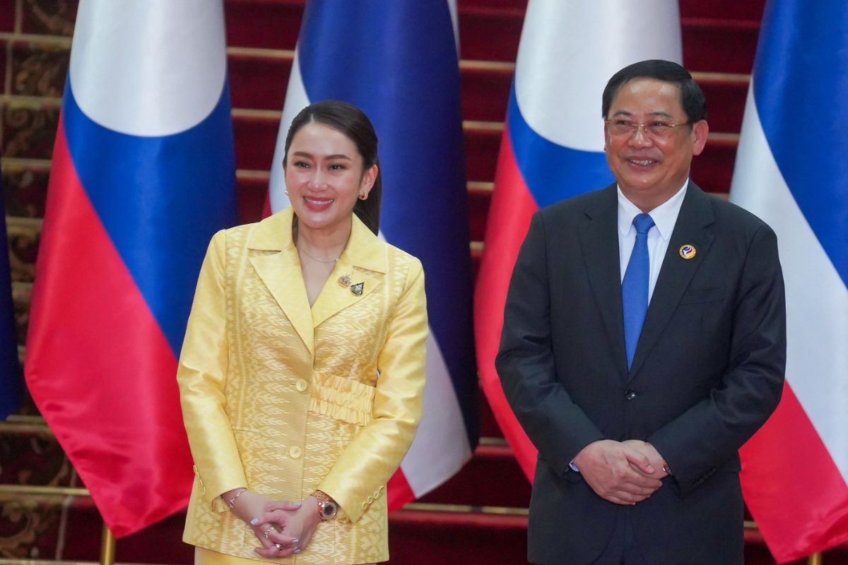 สปป.ลาวจัดพิธีต้อนรับนายกฯ ร่วมแก้ปัญหาชายแดน-อาชญากรรมออนไลน์