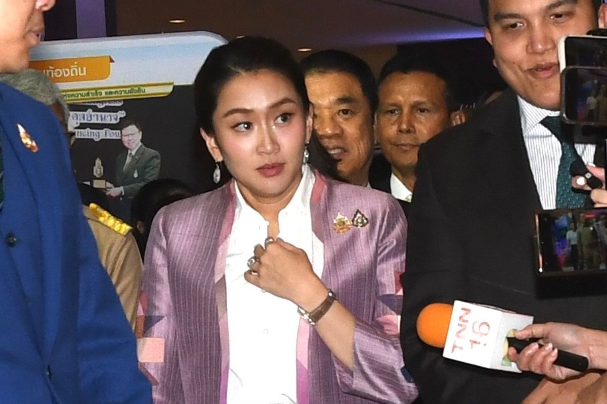 นายกฯ ชี้กำลังสอบปม เพื่อไทย ถูกพาดพิง ‘ดิไอคอน’