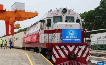 “จิ้นปัว” รถไฟบรรทุกสินค้าจีน-ยุโรปขบวนแรกของปีเดินทางถึงนครเซี่ยงไฮ้