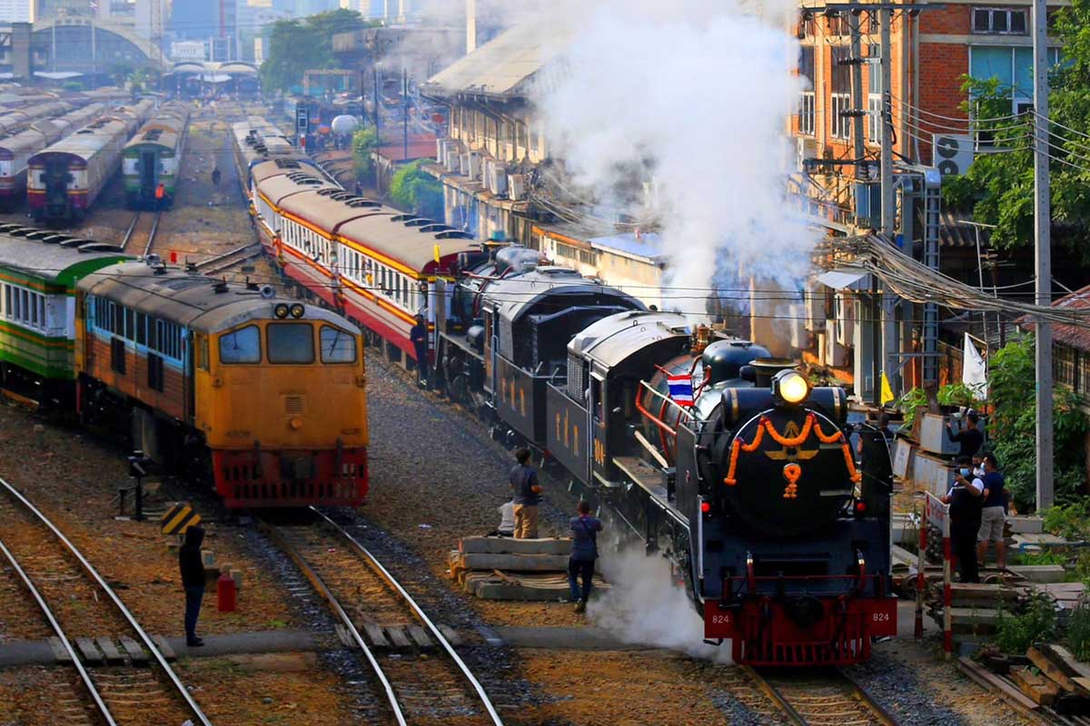 Royal Blossom รถไฟท่องเที่ยว ผลิบานไร้กาลเวลา