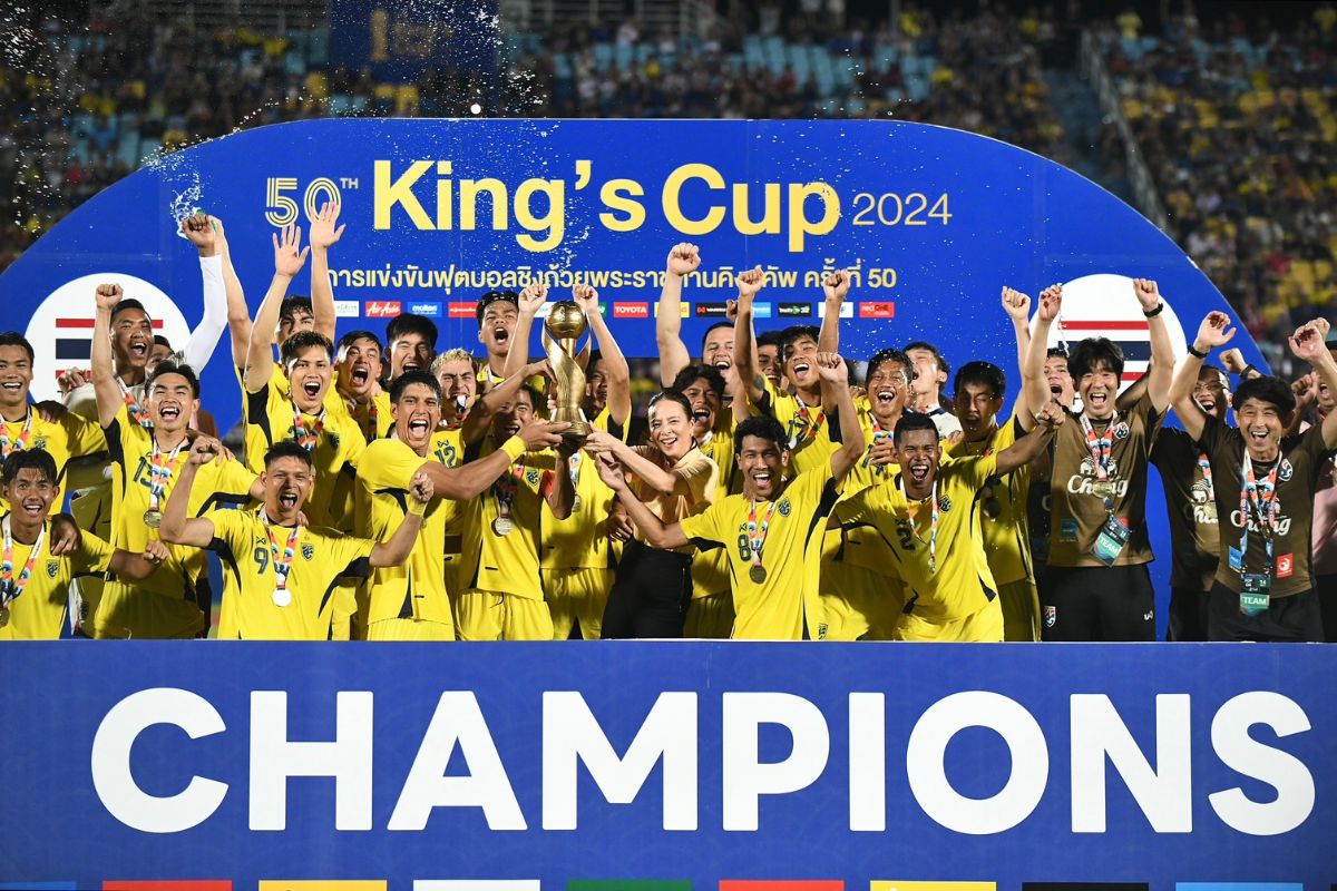 มาดามแป้ง อัดฉีดทีมชาติไทย 5 ล้าน หลังล้างอาถรรพ์คว้าแชมป์ คิงส์ คัพ