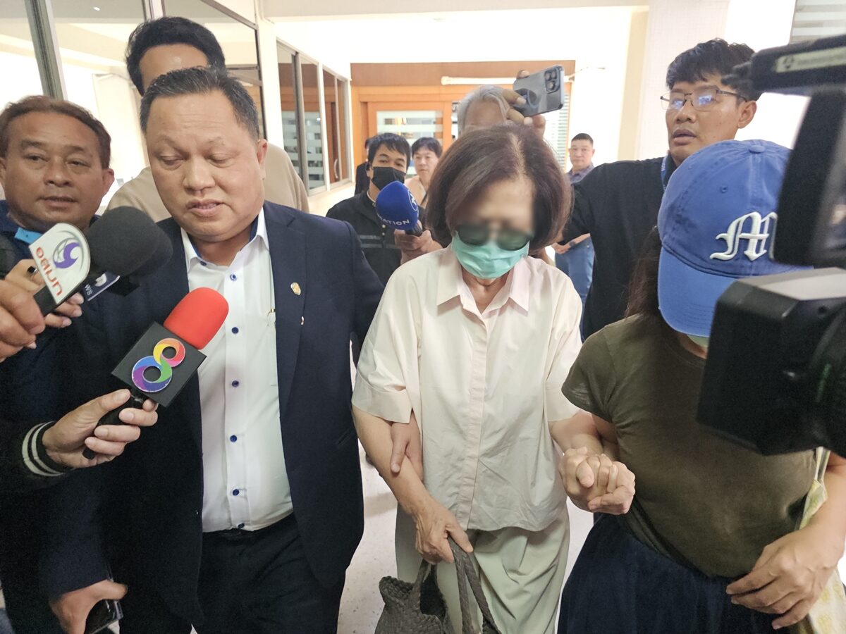 ‘เมีย-ลูก’ หมอบุญ เข้ามอบตัว อ้างถูกปลอมลายเซ็น ยันเอาผิดอดีตสามี