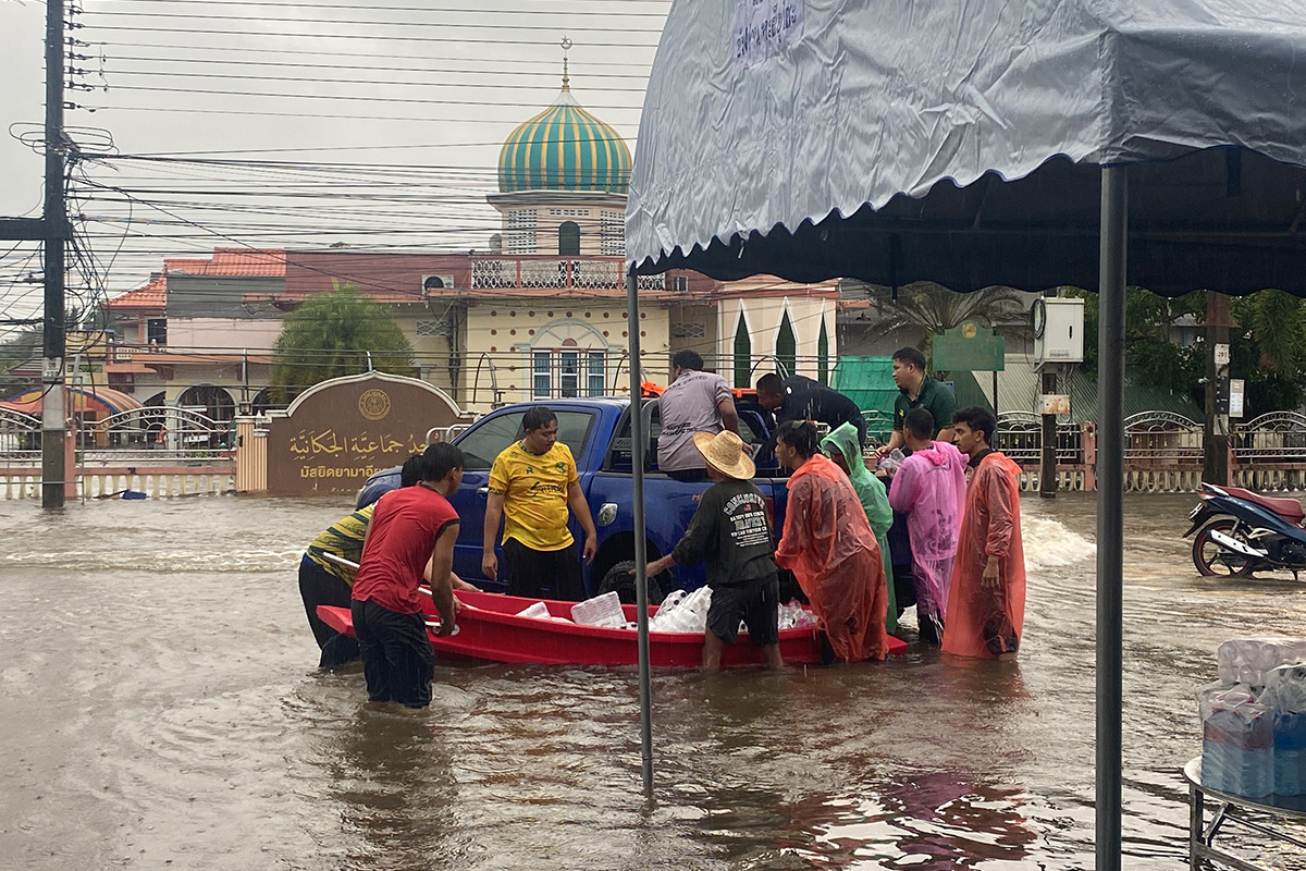 เร่งช่วยน้ำท่วมใหญ่ 4 จังหวัดชายแดนใต้