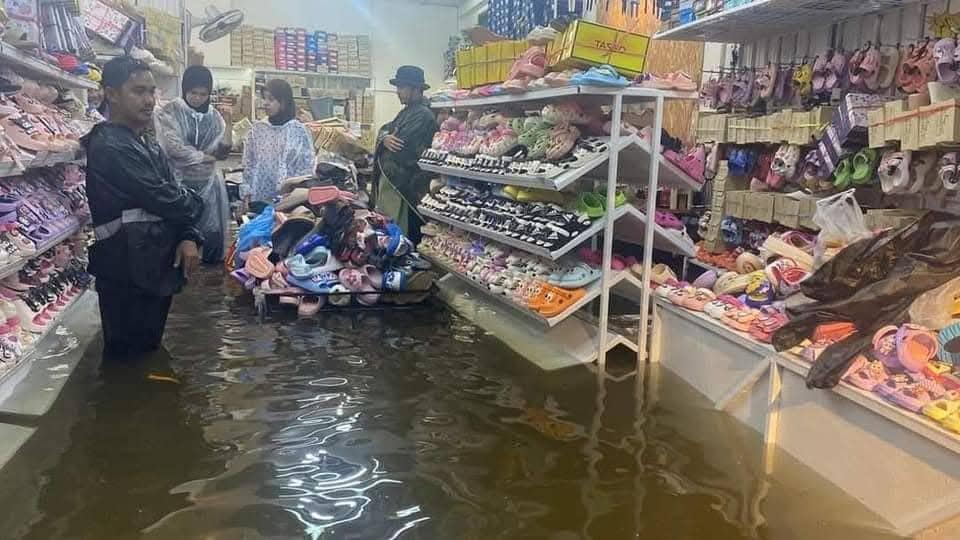 กรมอุตุฯเปิดภาพน้ำท่วมนราธิวาส เขตเทศบาล-ย่านการค้า เสียหายหนัก