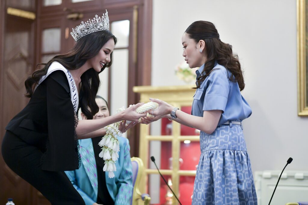 นายกฯ เปิดทำเนียบรับ โอปอล