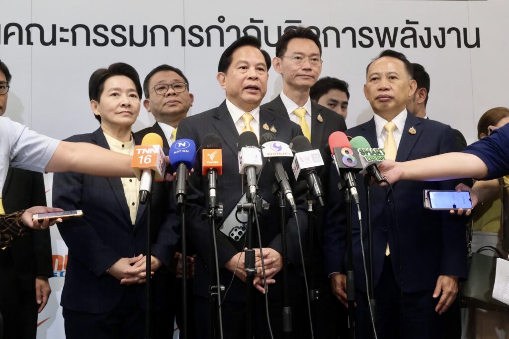 นายพีระพันธุ์ สาลีรัฐวิภาค