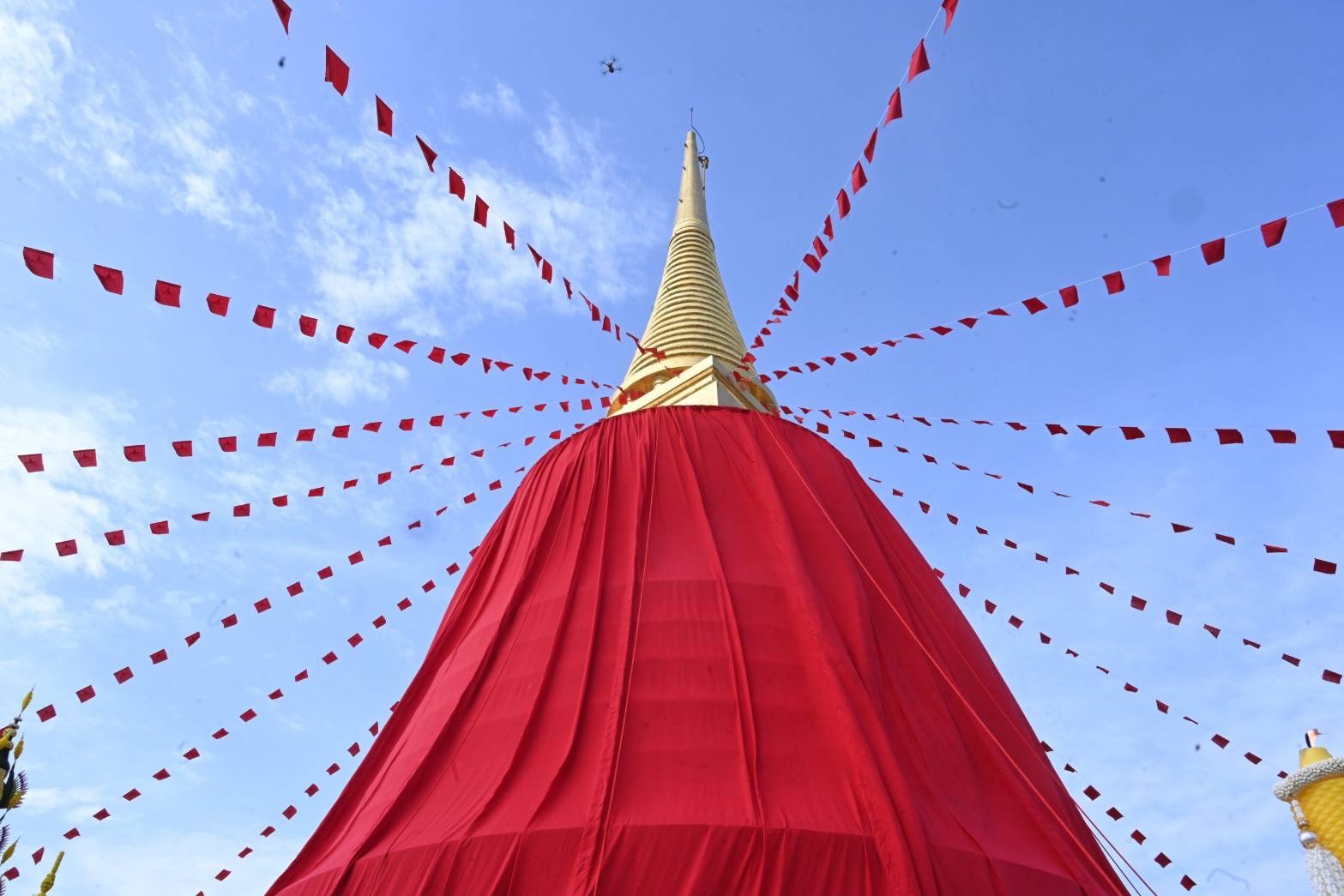 งานวัดภูเขาทอง 2567 เริ่มแล้ว สักการะพระบรมสารีริกธาตุ ถึง 17 พ.ย.นี้