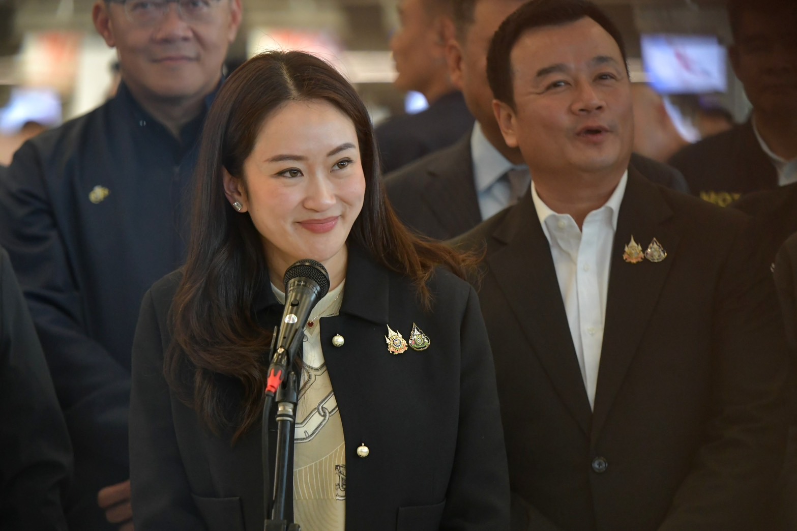 อิ๊งค์ ปลื้มพ่อชมเรียนรู้งานเร็ว ยันพร้อมรับคำติ ห่วงสุขภาพ ‘ทักษิณ’ ลงพื้นที่