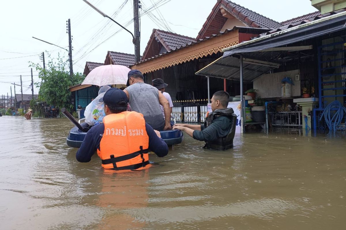 นฤมล สั่งทุกหน่วยงานกระทรวงเกษตรฯ ระดมกำลังช่วยน้ำท่วมภาคใต้