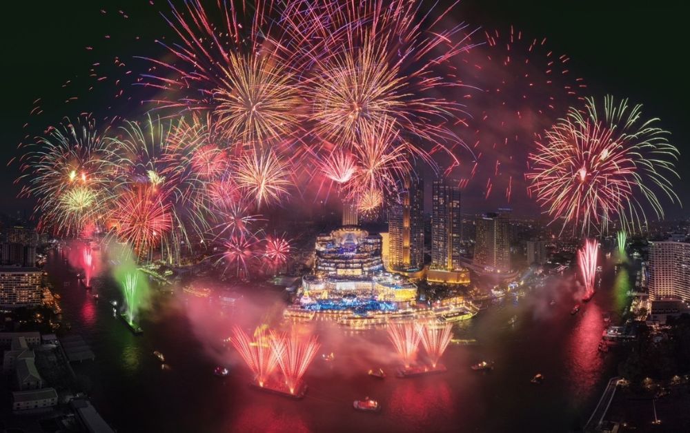 เคานต์ดาวน์ ไอคอนสยาม ‘ลิซ่า’ นำทัพคอนเสิร์ต 60 ศิลปิน-ชมพลุอลังการ
