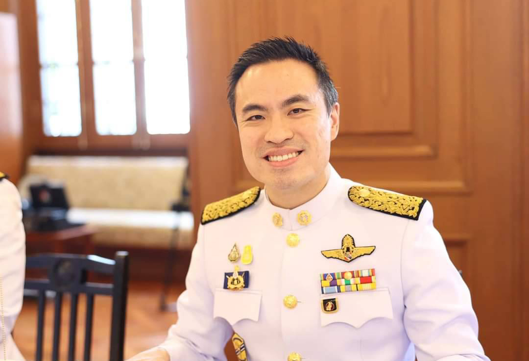 เอกนัฏ พร้อมพันธุ์