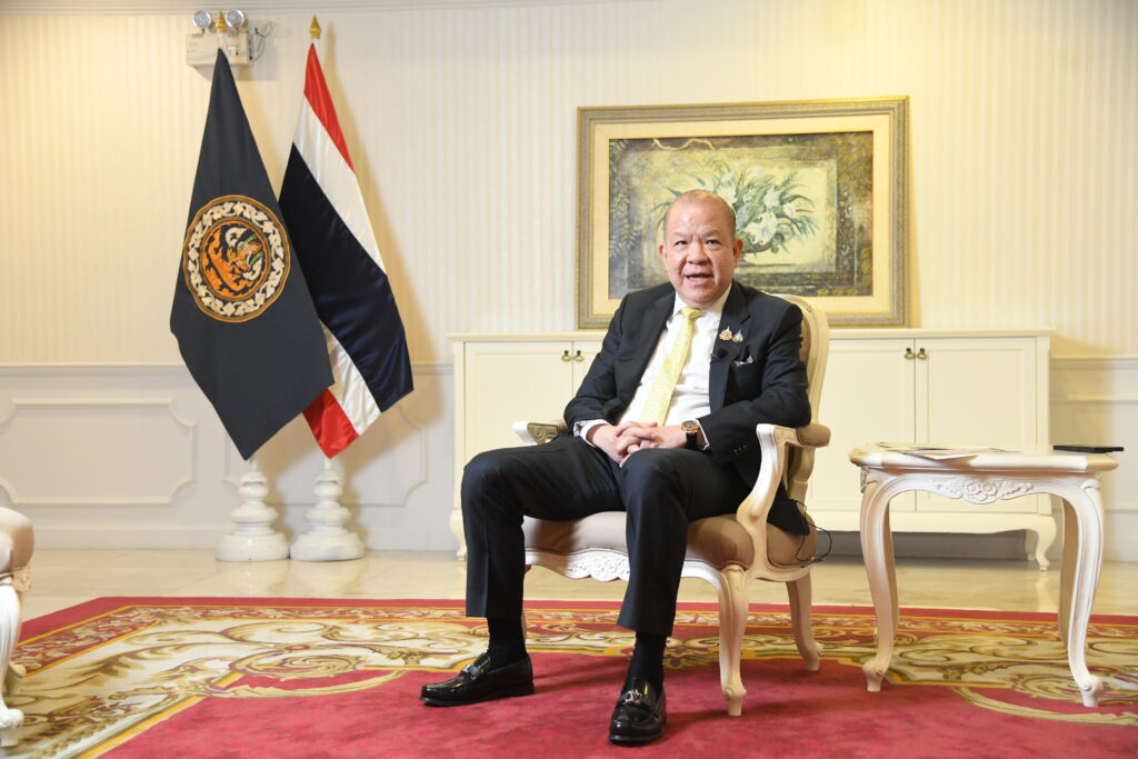 พิชัย นริพทะพันธุ์