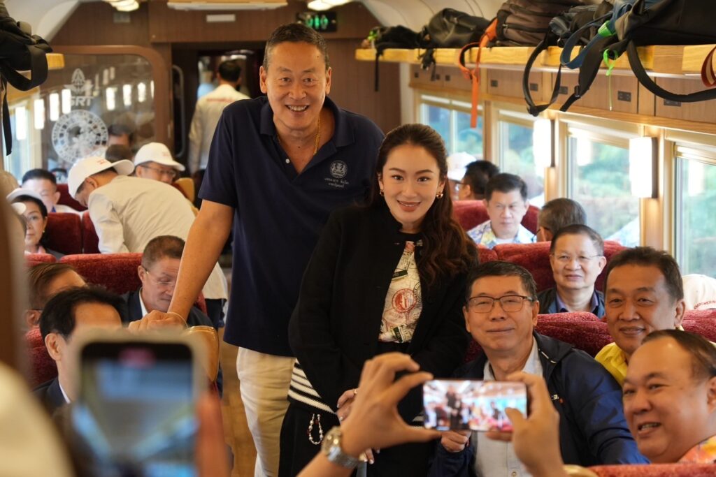 นายเศรษฐา ทวีสิน