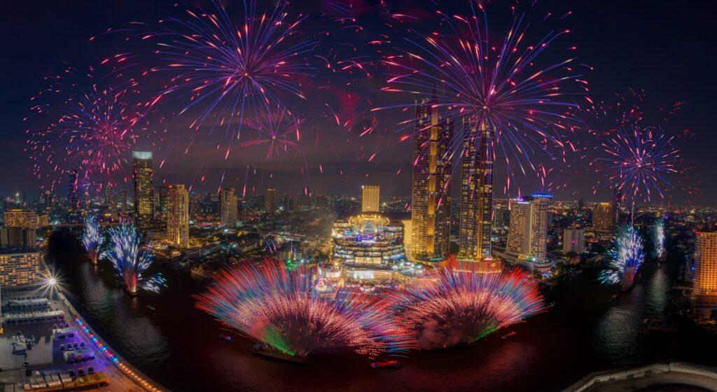 เคานต์ดาวน์ 2568 ไอคอนสยาม