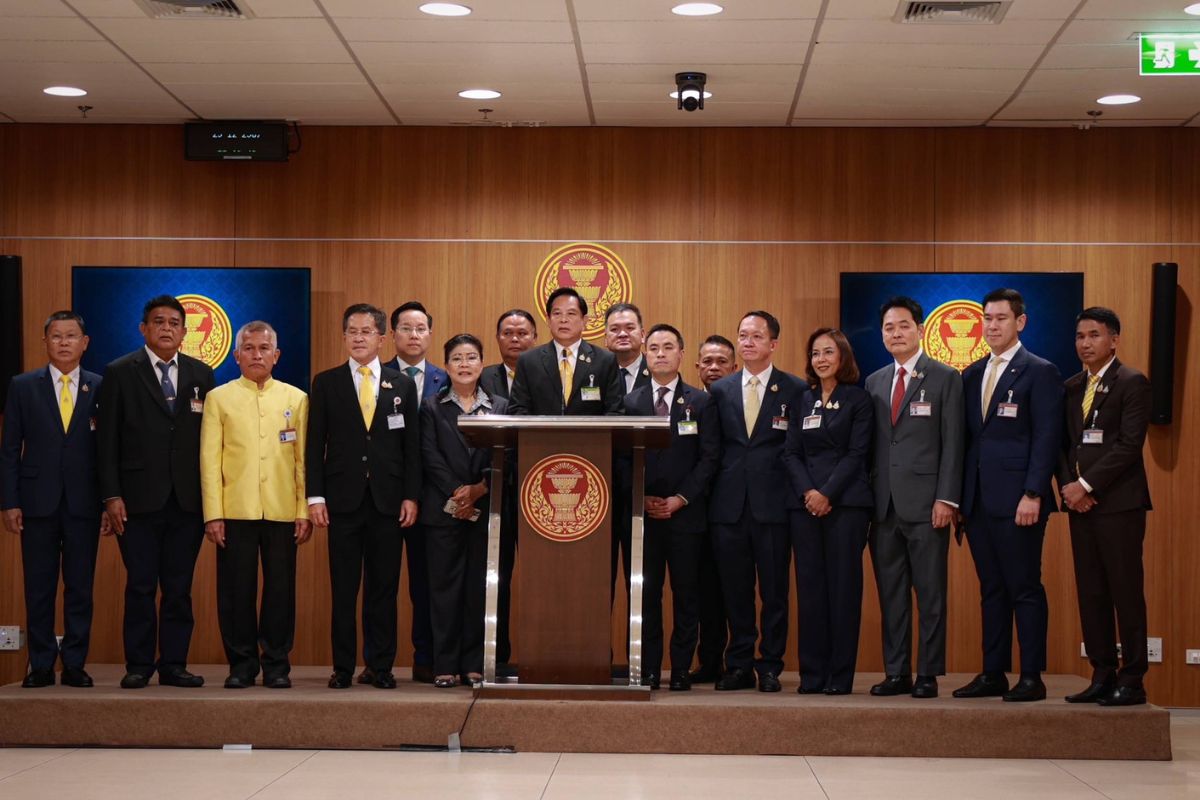 พีระพันธุ์ ชิงยื่นร่าง ‘ปลดล็อกโซลาร์รูฟท็อป’ เข้าสภาวันนี้ ยันต้องได้ใช้ไฟถูก