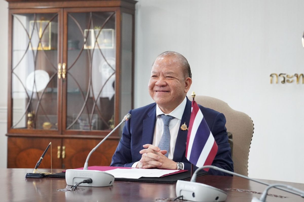 ‘พิชัย’ อวยพรปีใหม่ 2568 มอบของขวัญ 6 ชิ้น ผลงานโบว์แดงพาณิชย์
