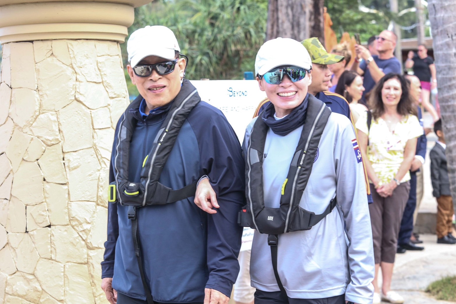 ในหลวง เสด็จฯ ส่งพระราชินีทรงร่วมแข่งขันเรือใบนานาชาติ ภูเก็ตคิงส์คัพรีกัตต้า ครั้งที่ 36