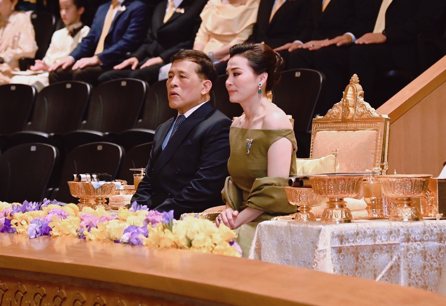 ในหลวง พระราชินี เสด็จฯทอดพระเนตรดนตรีออร์เคสตราเฉลิมพระเกียรติ