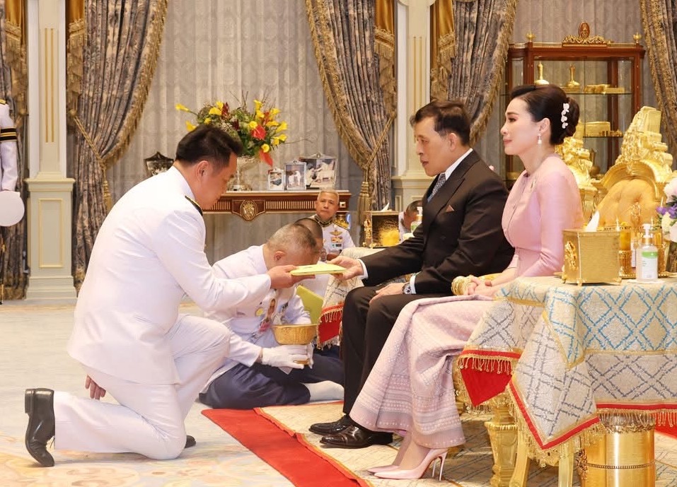 ในหลวง พระราชทานรางวัลชัยนาทนเรนทร นักการสาธารณสุขดีเด่น