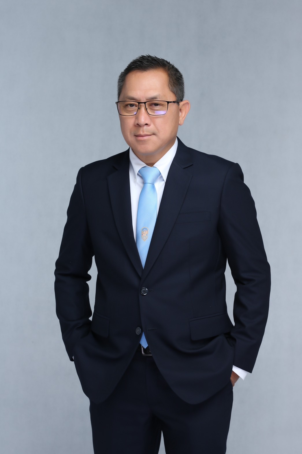 ม.ล. ปีกทอง ทองใหญ่