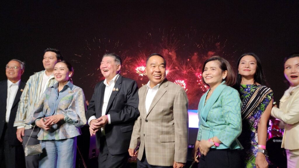น.ส.แพทองธาร ชินวัตร
